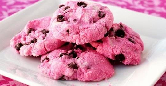 Pink Chocolate Chip Cookies 